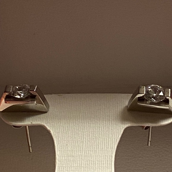 Approximately 5 grams of 316L CZ earrings. - Picture 1 of 3